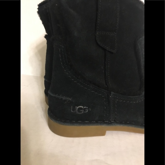UGG Catica Black Ankle Boot - Picture 6 of 15